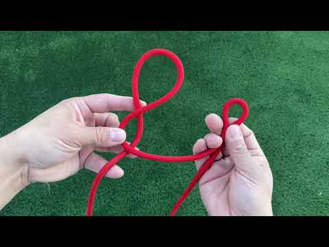Fan of a rope leash? Learn how to tie a leash and collar with this simple video! Enjoy!